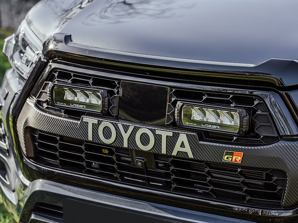 Toyota Hilux 2023+ GR Sport Lazer Led-Grillkit Triple-R 750 Elite