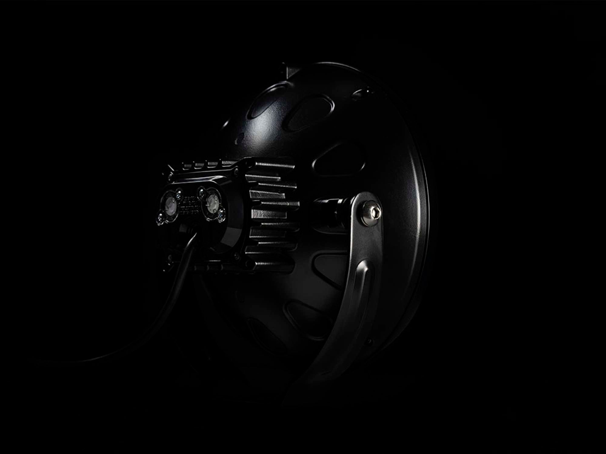 AMBASSADOR DARK EDITION EXTRALJUS 9″