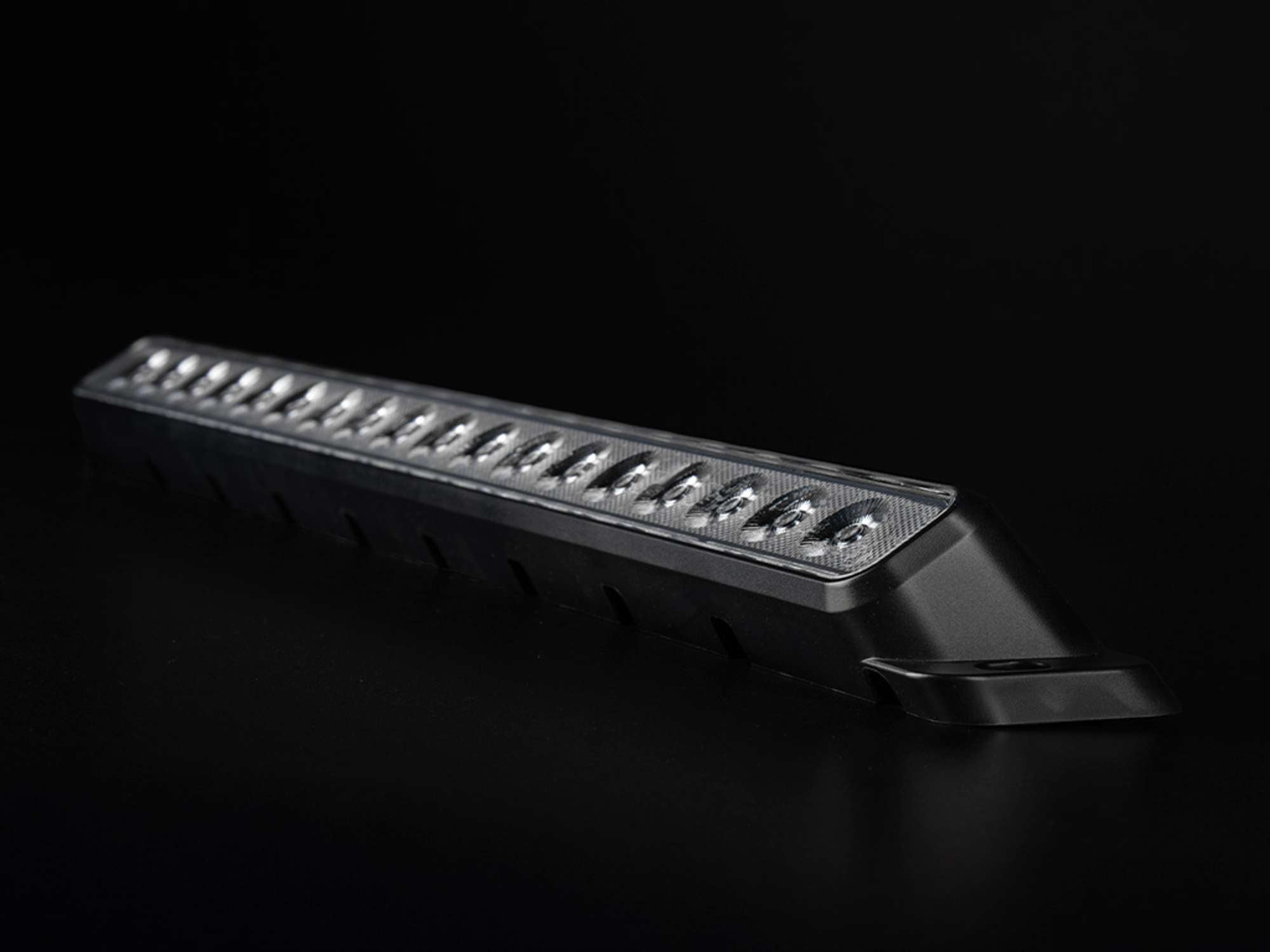 NUUK E-LINE SCENE LIGHT 80W