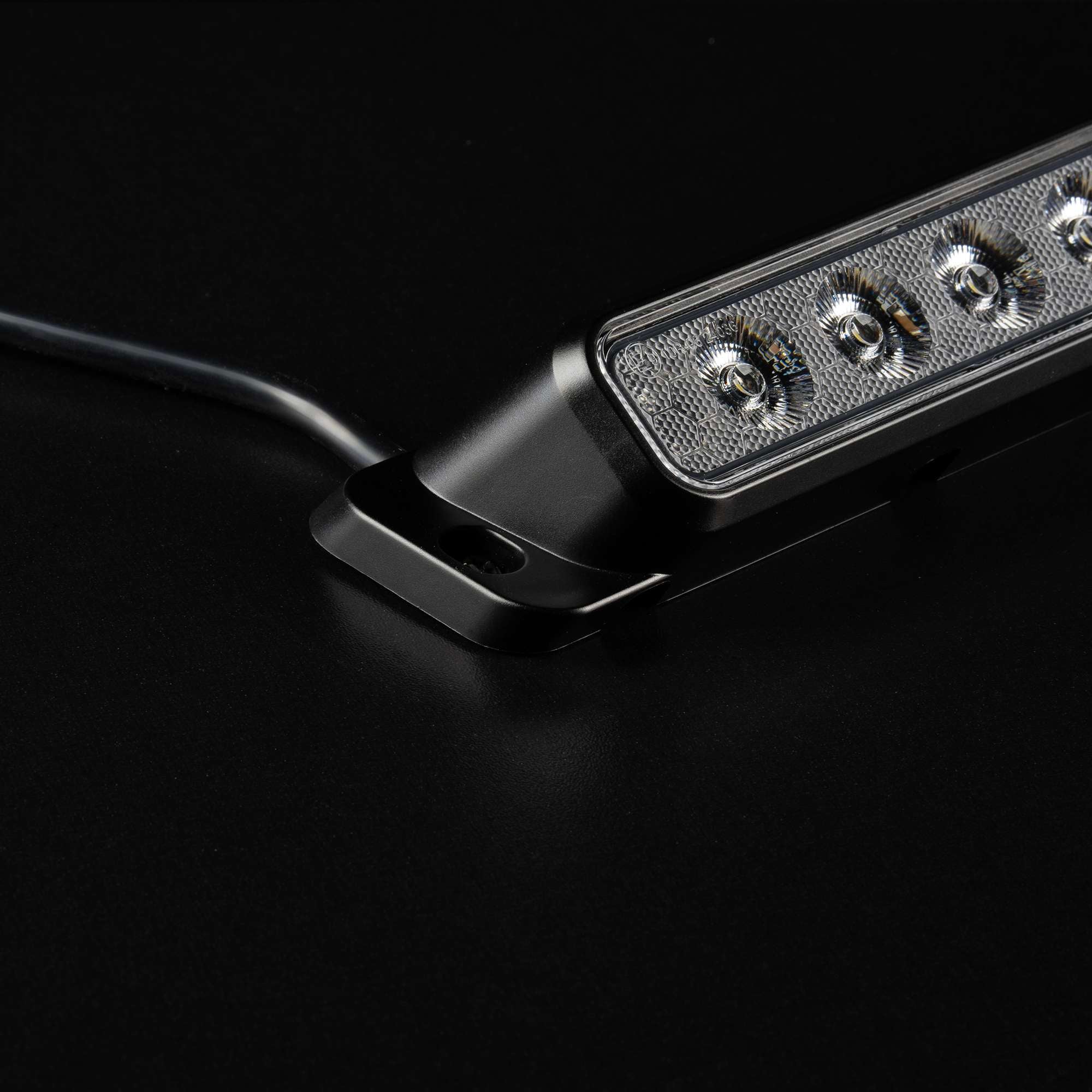NUUK E-LINE SCENE LIGHT 80W