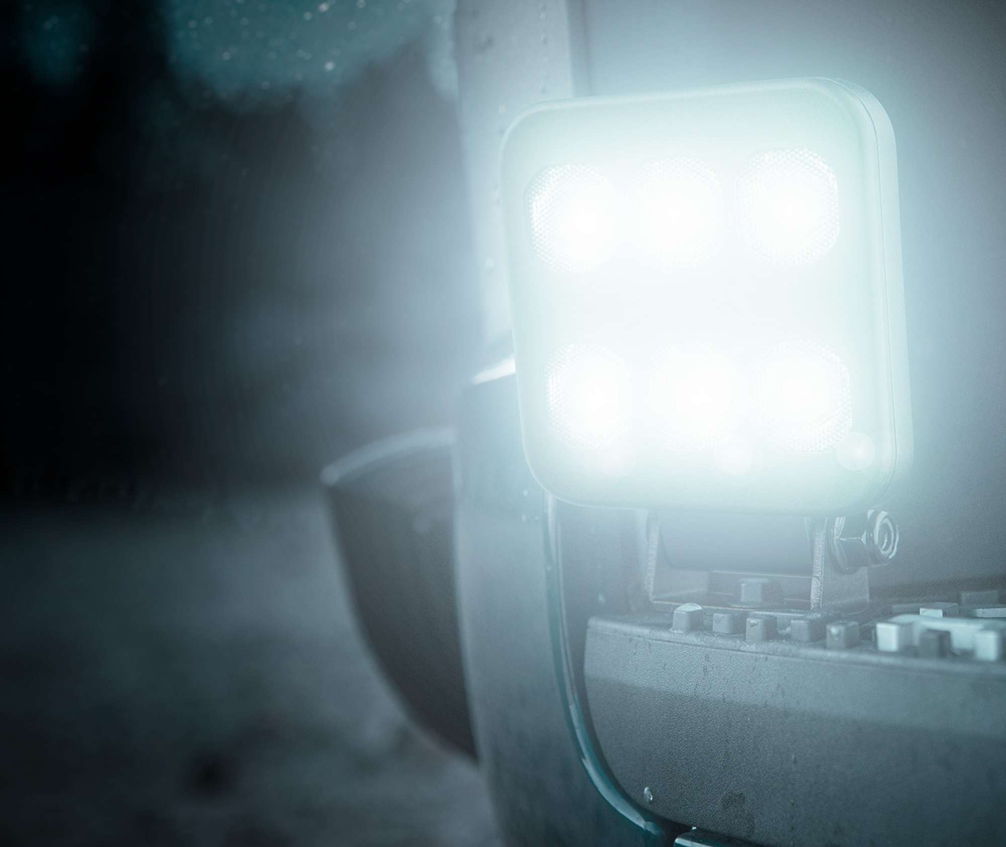 DARK KNIGHT HARDCORE ARBETSLJUS 32 W