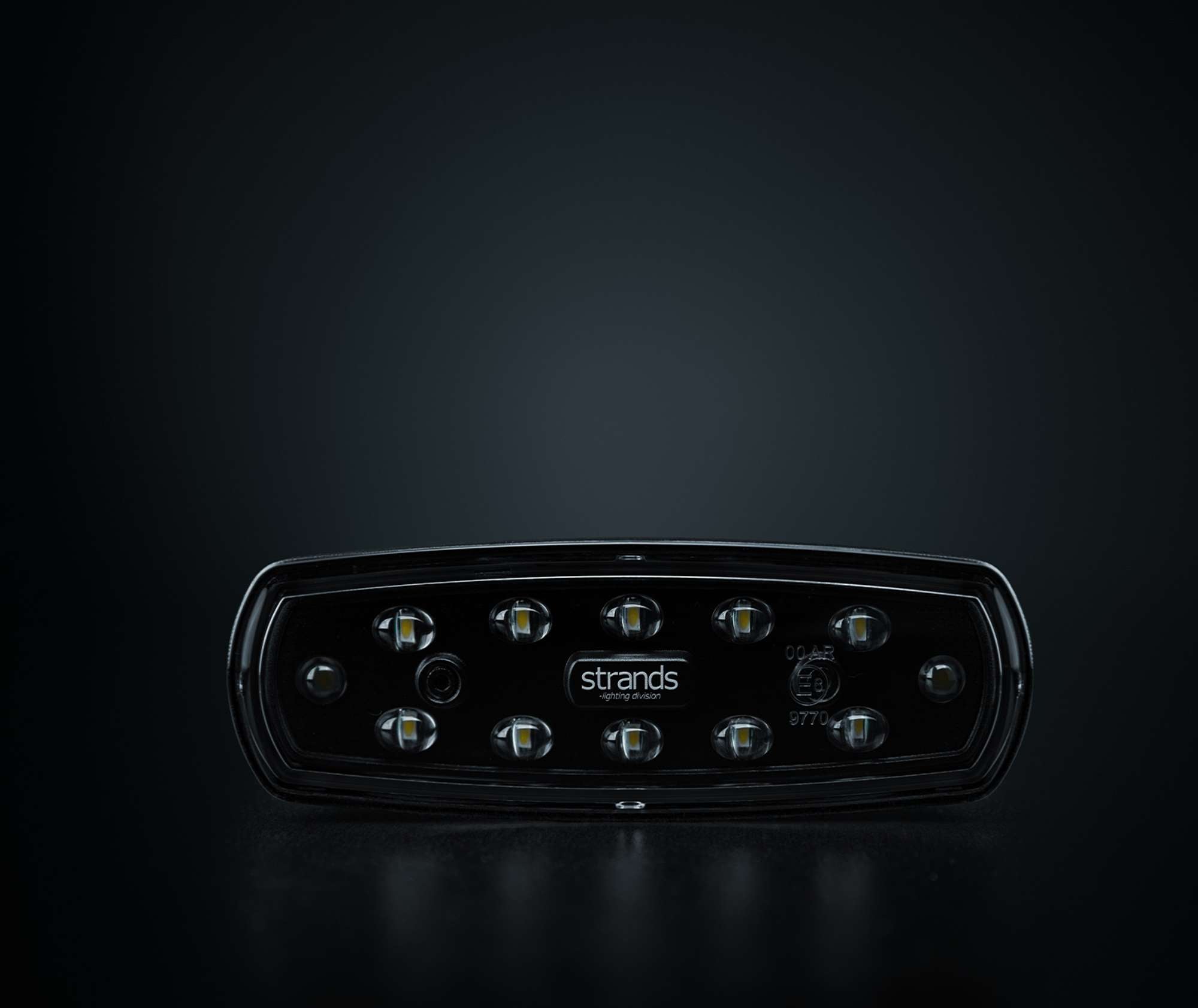 NUUK E-LINE BLACK R 13W